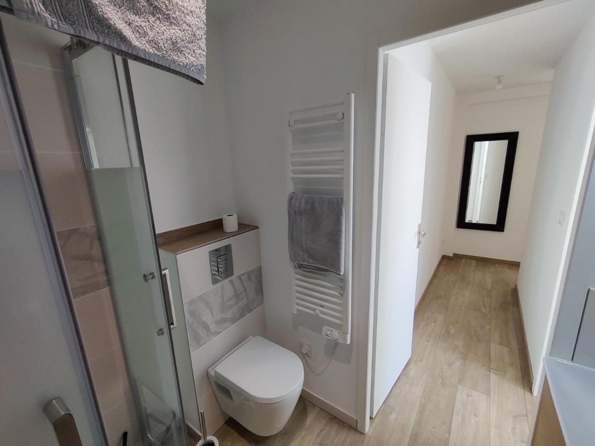 Appartement T3 Plume Hyper Centre D'Ernée Eksteriør bilde
